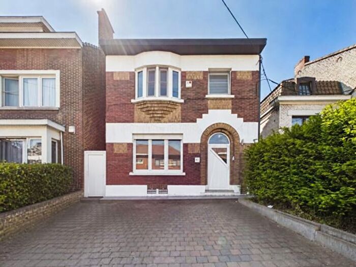 Maison 3 pièces à vendre - Rue Général Leman, Roux