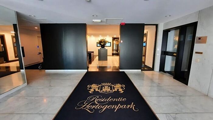 Appartement 14 pièces à Desguinlei, C, à vendre
