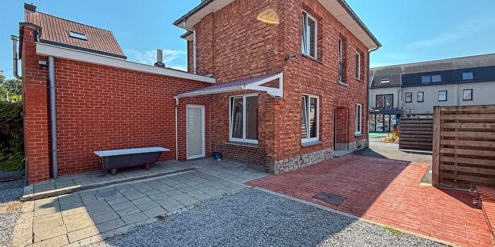 Maison 3 pièces à Chaussée de Renaix, Tournai, à louer