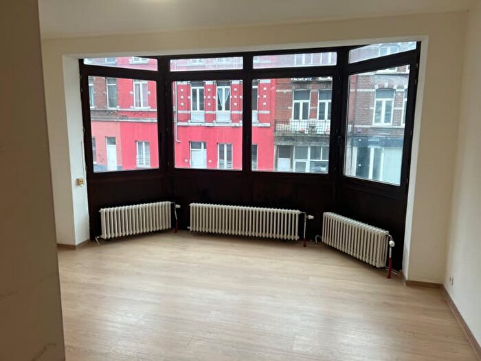 Avenue Des Alliés, Charleroi - Appartement 5 pièces à louer