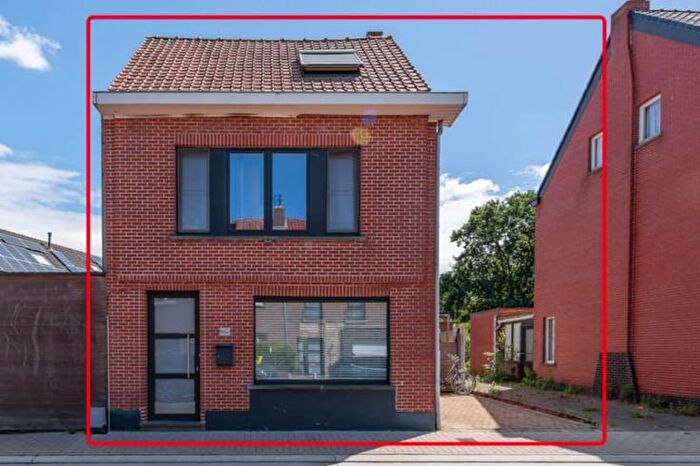 Vrouweneekhoekstraat, SintNiklaas : Maison 5 pièces à vendre