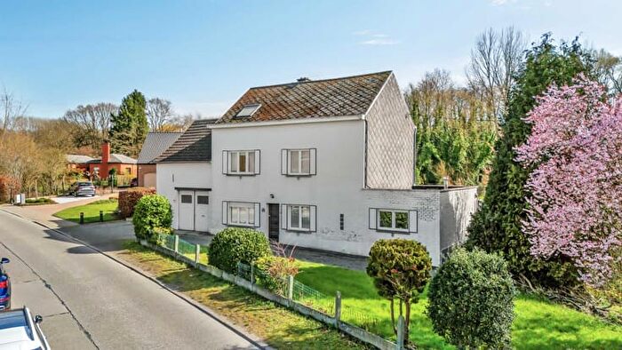 Maison 5 pièces à vendre à Donkerstraat, Roosdaal
