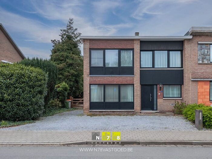 Maison 3 pièces à Deken Bernardstraat, Maasmechelen, à vendre