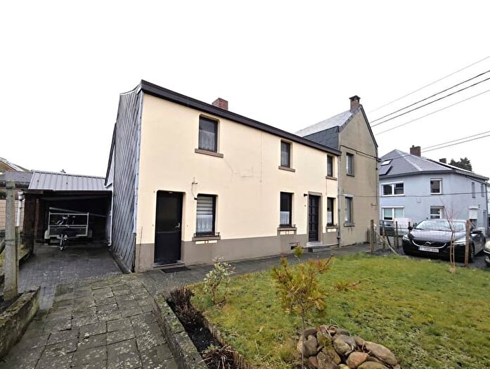 Maison 8 pièces à vendre - Rue de Tamines, Wanfercéebaulet