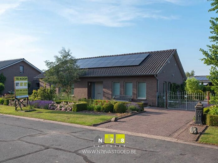 Maison 5 pièces à vendre à Meidoornweg, Maaseik