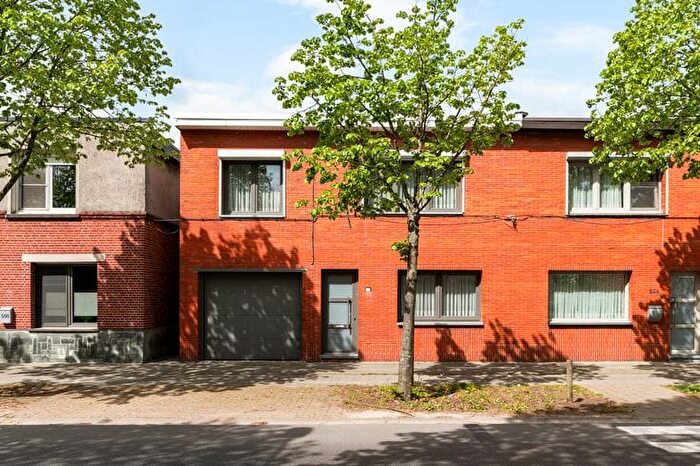 Maison 6 pièces à Lage Kaart, Brasschaat, à vendre