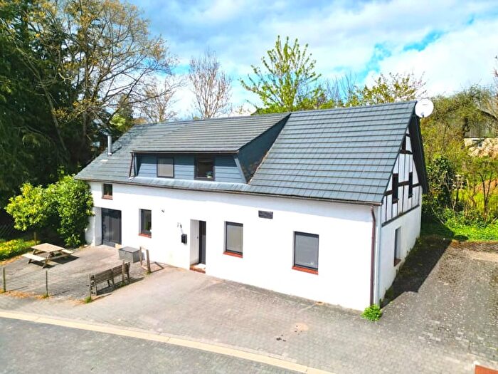 Maison 11 pièces à HERRESBACH ZUR ALTEN SCHULE, Amel, à vendre