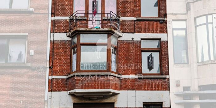 Appartement 4 pièces à vendre à Charleroi, Henegouwen