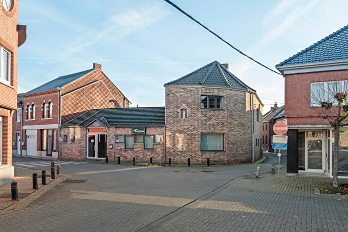 Maison 5 pièces à Koepoortstraat, Zoutleeuw, à vendre