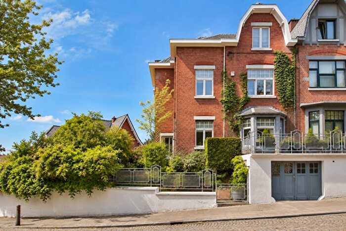 Avenue De Péville, Liège : Maison 5 pièces à vendre