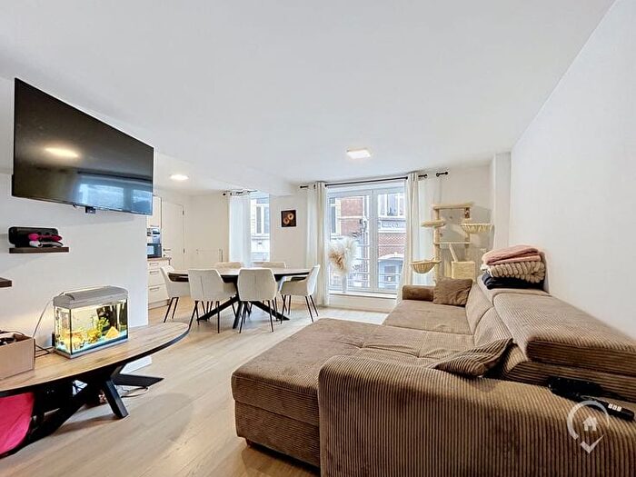 Place Roi Albert, MarcheenFamenne - Appartement 3 pièces à louer