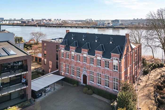Appartement 3 pièces à vendre à Dorpstraat, Zwijndrecht Burcht