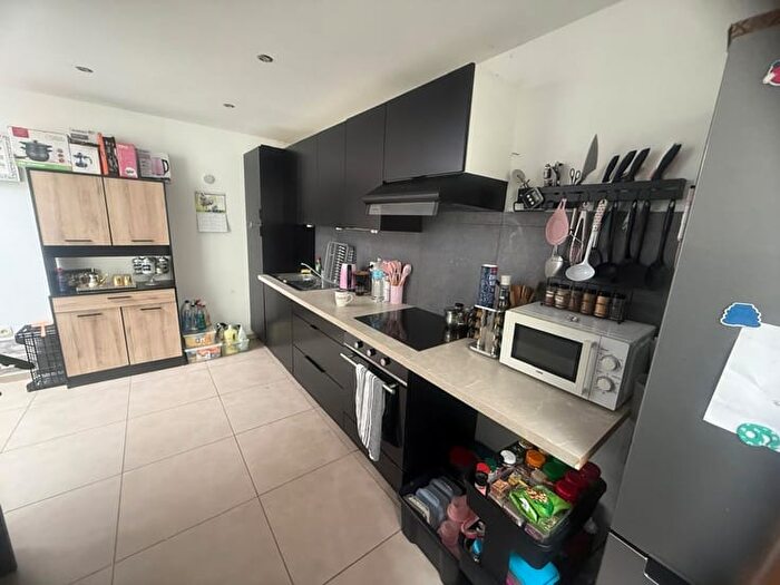 Appartement 1 pièce à Avenue Gillieaux, MONTIGNIESSURSAMBRE, à louer