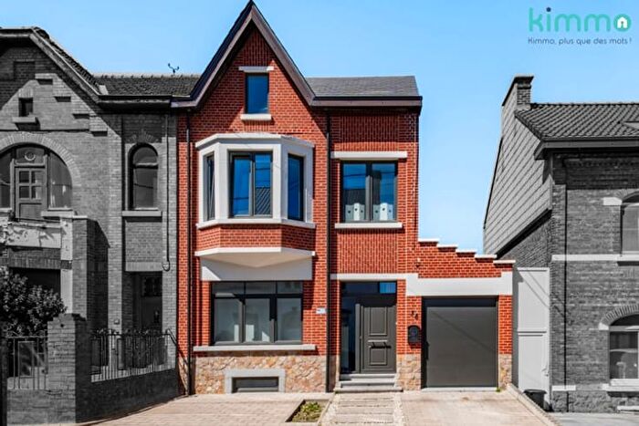 Maison 3 pièces à Rue du Transvaal, Couillet, à vendre