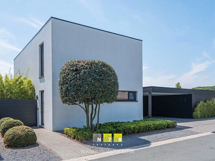 Maison 3 pièces à vendre à Gebroeders Crollstraat, Maaseik