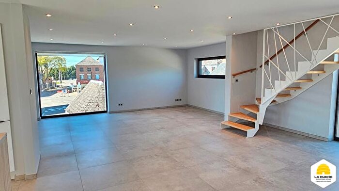 Appartement 8 pièces à Rue Des Marchaîs, Walcourt, à vendre