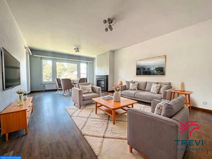 Place Edmond Gilles, LODELINSART : Appartement 2 pièces à vendre