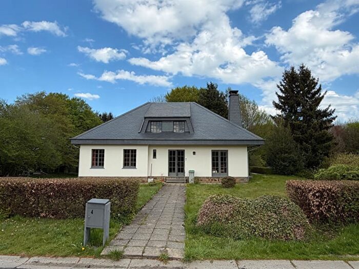 Maison 4 pièces à vendre à Nives, Vauxsursûre