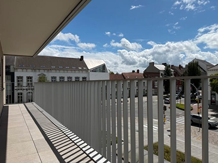 Marktplein, Harelbeke : Appartement 8 pièces à louer