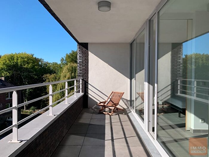 Appartement 8 pièces à Avenue Dr Schweitzer, B, à louer