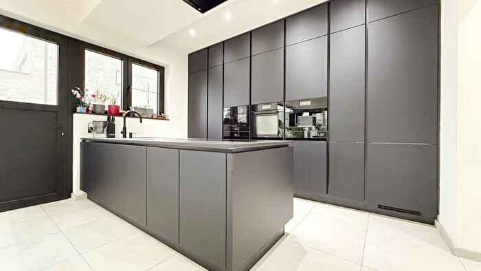 Burchtstraat, Genk : Maison 3 pièces à vendre