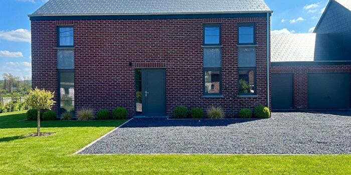 Rue Espinthe, Aye : Maison 4 pièces à vendre