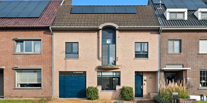Maison 5 pièces à Nijverheidslaan, Lanaken, à vendre