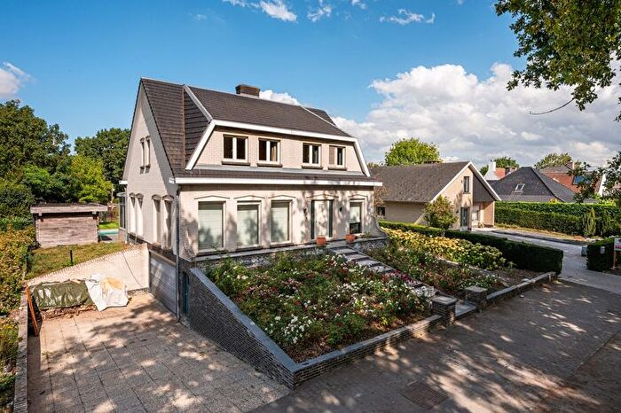 Maison 14 pièces à vendre à Prins Boudewijnlaan, Adegem