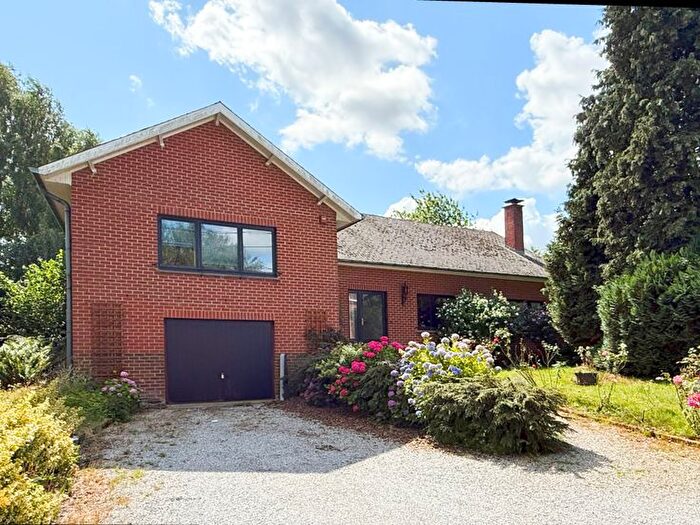 Maison 4 pièces à Chaussée de Charleroi, CorroyleChâteau, à vendre