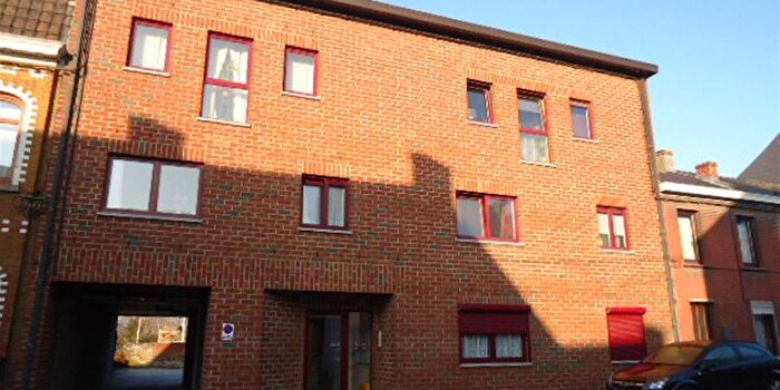 Rue Général de Gaulle, Courcelles : Appartement 1 pièce à louer