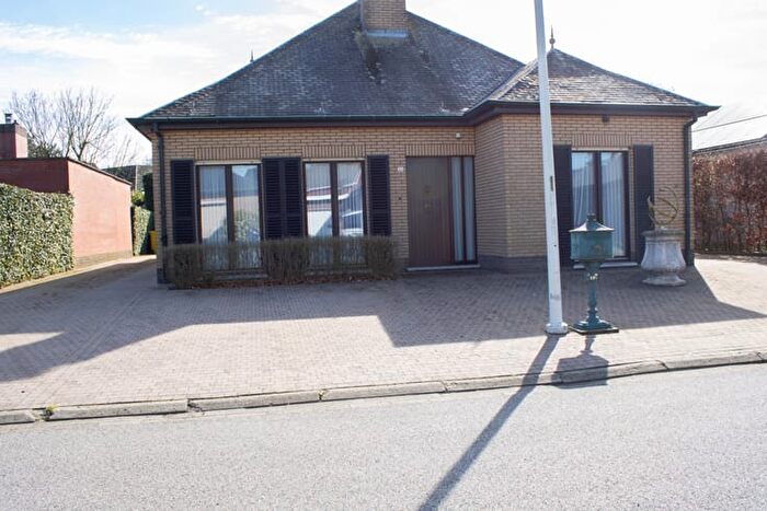 Petuniastraat, HeistopdenBerg : Maison 3 pièces à vendre