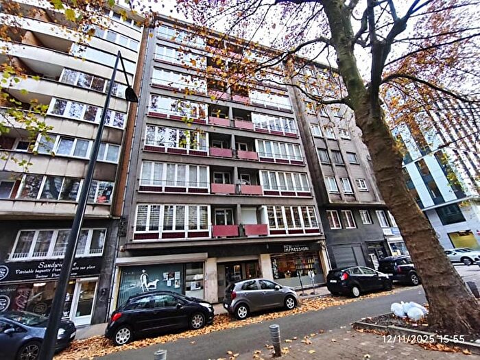 boulevard Tirou D, Charleroi : Appartement 7 pièces à louer