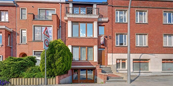 Maison 4 pièces à vendre à Burgemeester Felix de Bethunelaan, Kortrijk