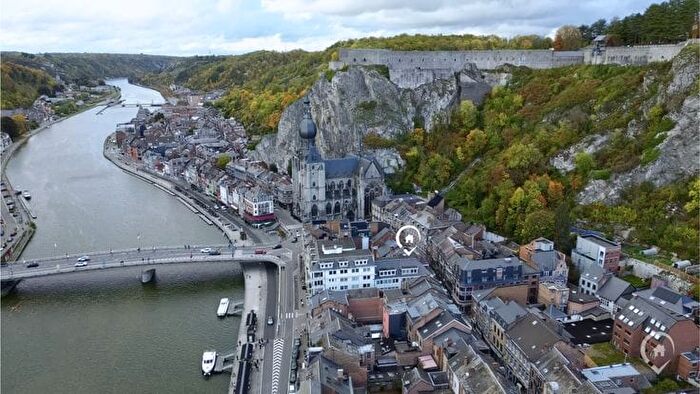 Appartement 3 pièces à Rue Coster, Dinant, à vendre