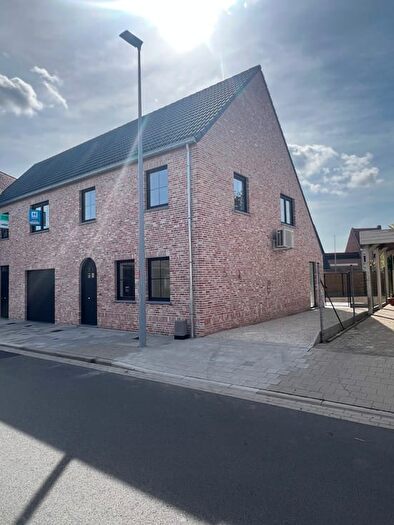 Vierkeerstraat a, Harelbeke : Maison 3 pièces à louer