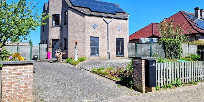 Maison 4 pièces à Kantonstraat, Nieuwerkerken, à vendre