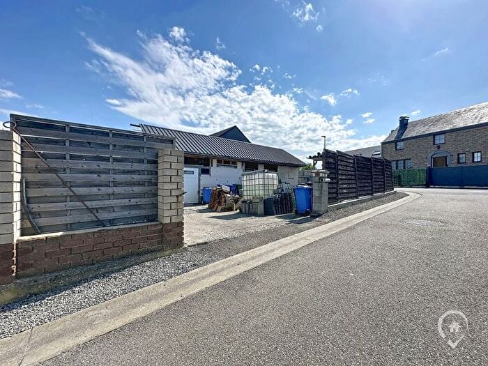 Rue des Bergeronnettes, SommeLeuze : Maison 2 pièces à vendre
