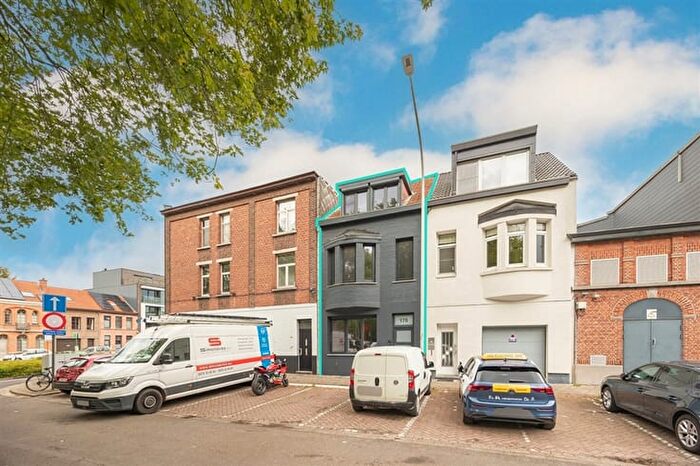 Maison 4 pièces à Jozef Hendrickxstraat, SCHOTEN, à vendre