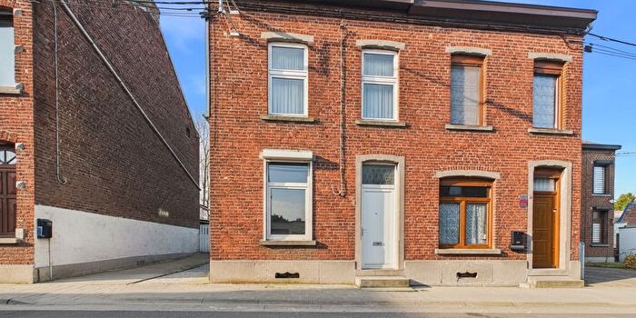 Rue Paul Pastur, Courcelles : Maison 3 pièces à vendre