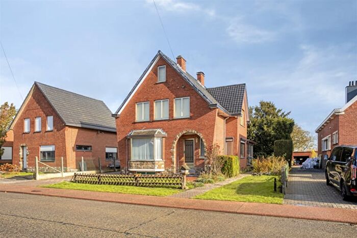 Maison 4 pièces à Kasteelstraat, NEERLINTER, à vendre