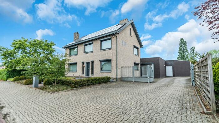 Maison 17 pièces à vendre - Weg naar Opoeteren, Opglabbeek