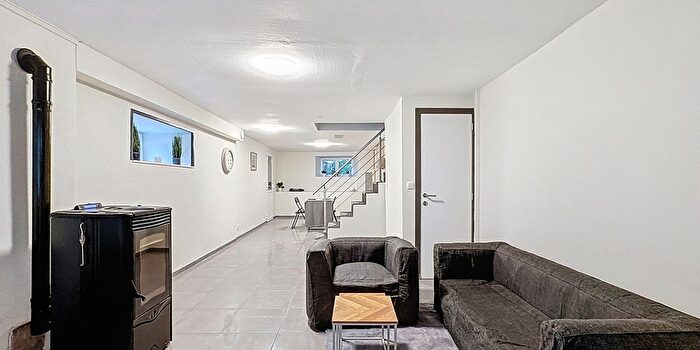 Rue de Oizy A, MonceauenArdenne : Maison 2 pièces à vendre