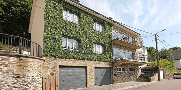 AuDessus de la Ville a, Bouillon - Appartement 9 pièces à vendre