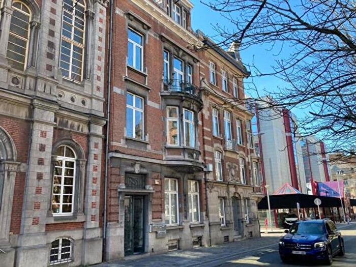Maison 4 pièces à Boulevard Audent, Charleroi, à vendre