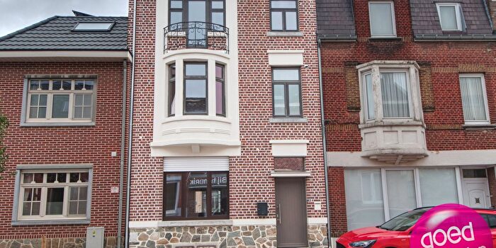 Henisstraat, Tongeren : Maison 4 pièces à louer