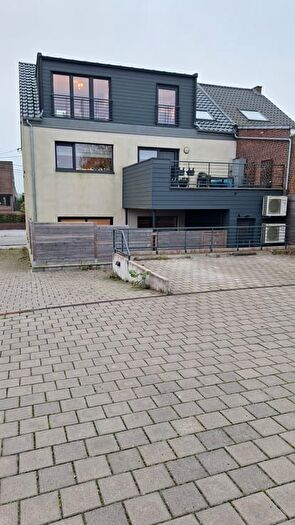 Chaussée De Bruxelles, Les Bons Villers : Appartement 4 pièces à louer