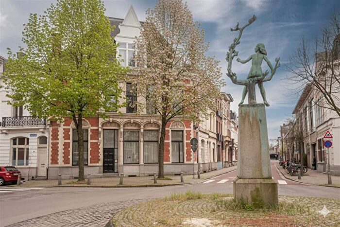 Maison 4 pièces à Door Verstraeteplaats, ANTWERPEN, à vendre