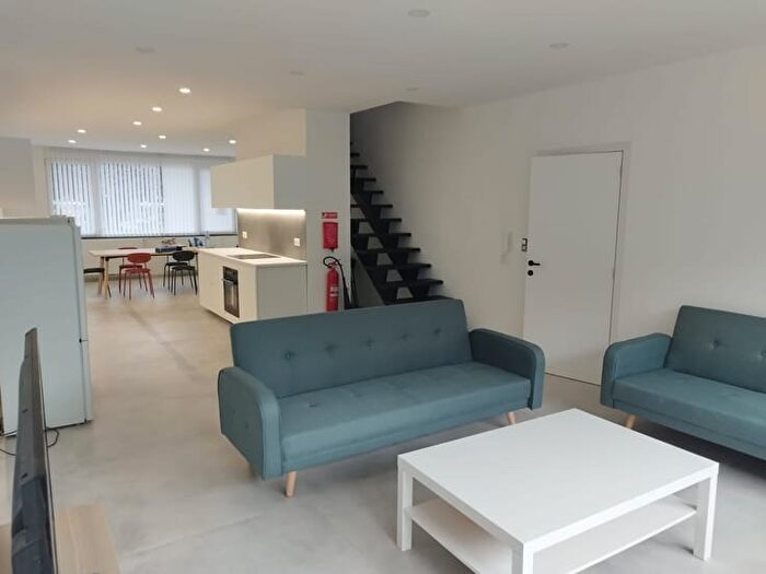 Avenue Reine Elisabeth, Andenne : Appartement 1 pièce à louer