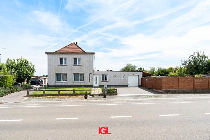 Maison 9 pièces à Brusselbaan, SintPietersLeeuw, à vendre
