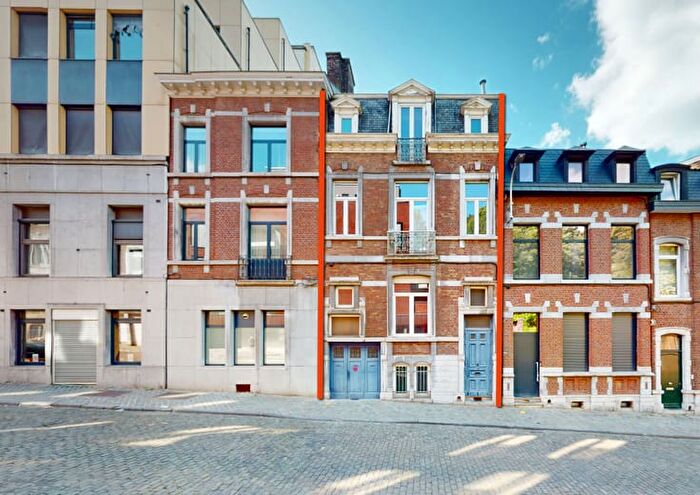Rue Hullos, Liège : Maison 6 pièces à vendre